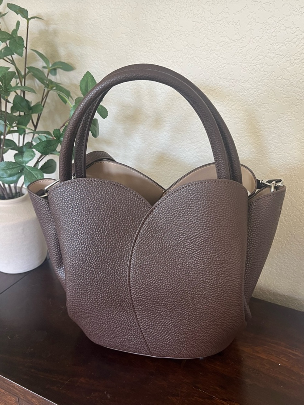 Anthropologie Melie Bianco Tulip-Top Handle Crossbody Tote - Picture 2 of 8